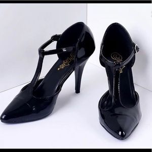 NYT Unique Vintage 1920s style T strap heels